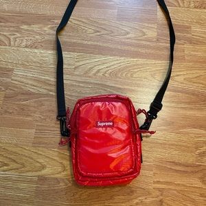 Like new Supreme crossbody